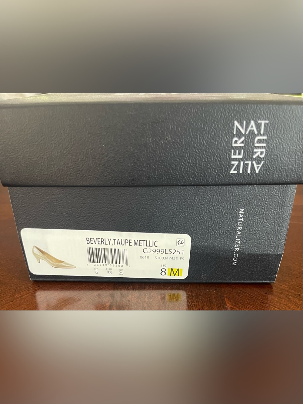 Naturalizer NWT & box Cream Textured Pointed-Toe Pumps - Picture 5 of 5